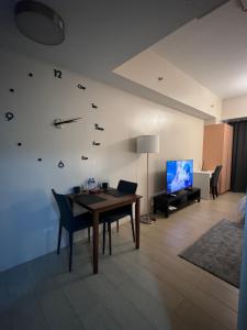 81 Newport Blvd Cluster 4 Unit 10C by Rechelle Nunag