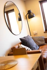 The Van Gogh - Unique 1 bd -Gold Short Term Stays