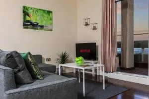 Elite flat near shopping areas and restaurants with parking - 阿什福德