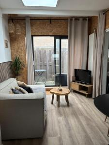 BeachBreak Guesthouse