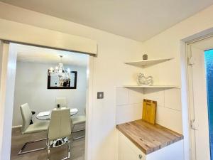 Haven lovely home just off M20 in great area & parking