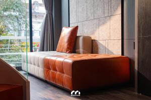 HighEnd Duplex w Balcony Hanoi Old Quarter by Ssens Homes