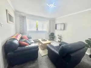 Stay and enjoy a relaxing time inour modern 4 bedroom Ashford Kent home - 韦尔斯布罗斯
