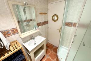 Maisons de vacances Villa authentique Vue mer 360 Les pieds dans l’eau : photos des chambres