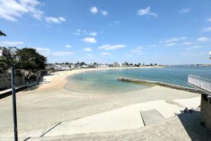 Maisons de vacances Villa authentique Vue mer 360 Les pieds dans l’eau : Maison 5 Chambres