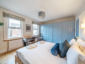 Charming 4BR Victorian Townhouse - Central Oxford - Pass the Keys