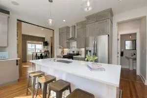 Bates Hendricks Charmer - Beech Grove