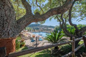 Villa Olive tree, immersa nella natura per relax e quiete img1