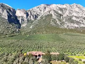 Villa with stunning views to the mountains 5km from the beach - Lodè