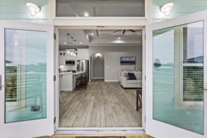 Near Beach Relaxing Views BBQ Grill Deck Fenced Yard - 4hvězdičkové hotely ve městě Bolivar Peninsula