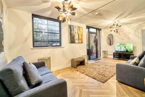 Luxurious 3-Bedroom Apartment