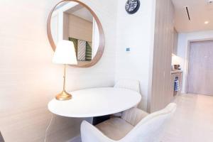 Iconic Views at The Palm Tower Suite