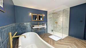 B&B / Chambres d'hotes Le manoir des perrieres : photos des chambres