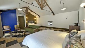 B&B / Chambres d'hotes Le manoir des perrieres : photos des chambres