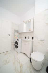 Fan and Cosy CHR 2 Chisoda Studio