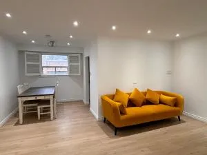 Full privacy, 4BR Bungalow house, 24h7 check in - Pickering