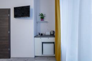 Ultra Central Sunny New Studio