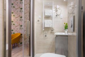 Ultra Central Sunny New Studio