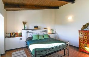 2 Bedroom Lovely Home In Carnea