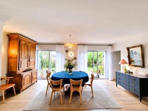 Maisons de vacances CAP MARIN DE LANCIEUX charmante et spacieuce a 50 m de la plage : photos des chambres