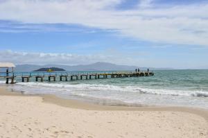 Apto junto a praia em Canasvieiras UQ9723