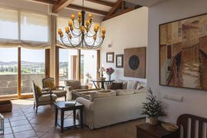 Villa Los Huaraches - Mijas Golf - Private Swimming Pool - 5 Bedrooms - 5 Bath - Air Conditioning