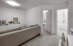 Beautiful Apartment In Ugljan With Wifi