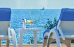 Gorgeous Apartment In Rogoznica