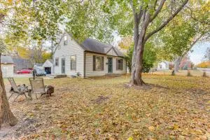 7 Mi to Downtown Minneapolis Home with Fire Pit! - إيدينا