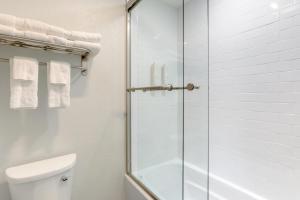 King Room - Disability Access/Non Smoking  room in Super 8 by Wyndham Prescott Valley