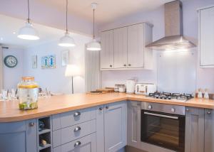 Superb location 2 bed house in Clifton by MyCityHaven