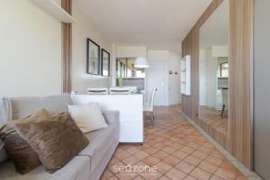 Apto Charmoso Vista Mar em Canasvieiras EMP2201