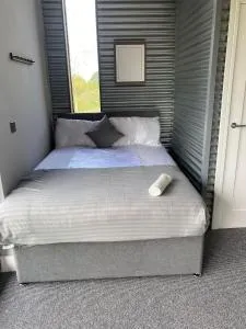 Cosy Cabin Getaway - Sleeps 12! - Ardcath