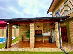 Apartamento con piscina, terraza y parking en las cercanías de Asunción