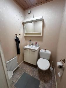 Workers & Family House Near Volvo