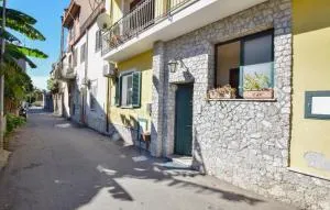 Gorgeous Apartment In Trappitello - 特拉皮泰罗