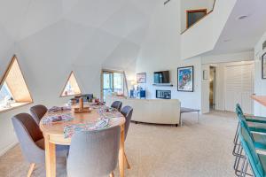 Geodesic Dome House 18 Acres on Baraboo River!