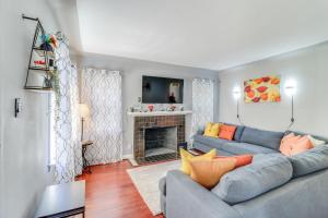 Peaceful Detroit Home with Yard 10 Mi to Downtown! - 3hvězdičkové hotely ve městě Detroit