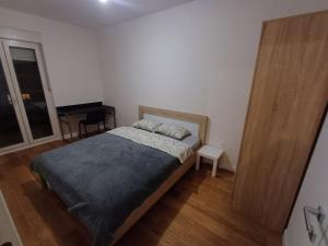 Grey Apartment CENTRAL POINT
