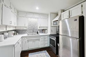 Comfy and Modern Holiday Lofts in FW