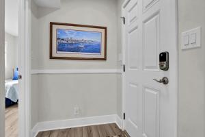 Aqua Vista by Sea Scape Properties