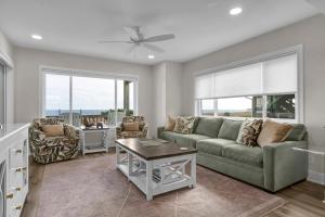 Aqua Vista by Sea Scape Properties