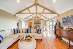 5 Mi to Dtwn Pet-Friendly Gem in Blowing Rock!