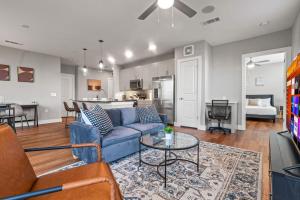 Attractive 2BD 2BA w Beautiful Pool in Fort Worth