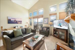 Crestview Large 2BR2.5BA with loft