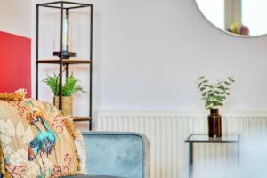 Modern 2 Bed Flat with Free Parking