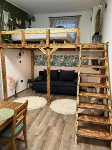 Cozy apartment close to M0 way - إريد