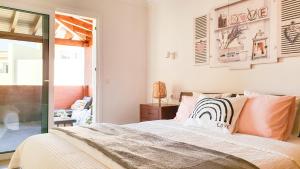 4-bedroom Villa Los Corales with Jacuzzi, Garden, close to everything