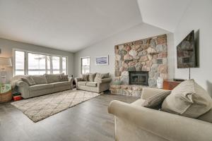 Dock and Views Lake Mitchell Home in Cadillac!