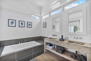 Spacious Condo with Large Pool